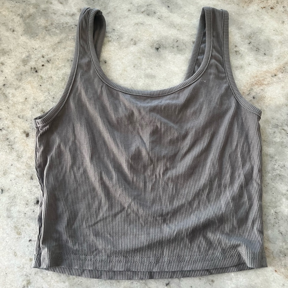 SHEIN Gray Ribbed Crop Top